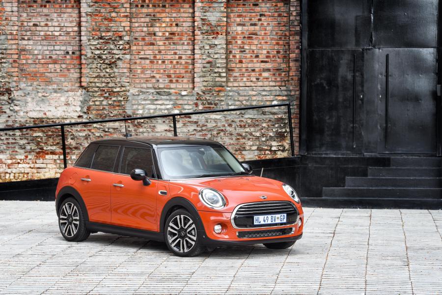  Mini Cooper 5-Door (F56) 2018 года  (ZA) (фото 9 из 32)